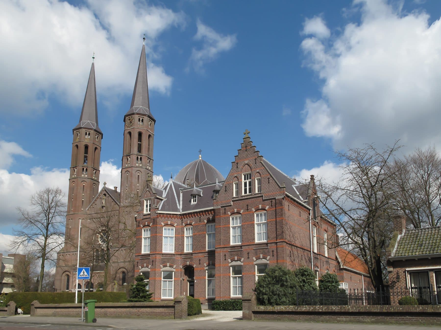 Uden stadsaanzicht, installateurs vergelijken
